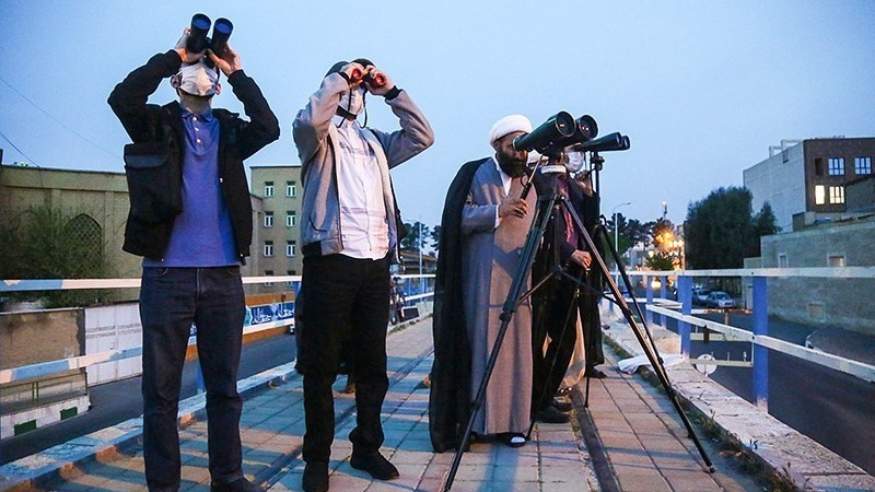 ईद का चांद देखने के लिए ईरान में तैनात की जाएंगी 100 विशेषज्ञ टीमें, 17 इस्लामी देशों ने ईद का कर दिया एलान