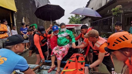  Philippines rescuers race to find survivors after storm wreaks havoc 
