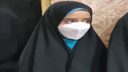 دیدار تولیت آستان قدس رضوی با دختر  شهید حمله تروریستی در حرم رضوی