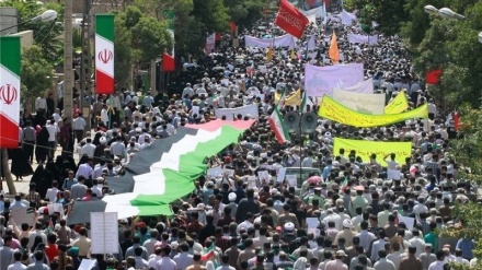 Iranians mark International Quds Day 