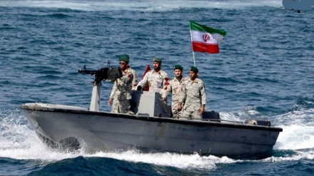 IRGC Navy captures fuel smugglers in SE Iran