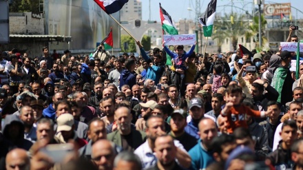 Thousands rally in Gaza to support al-Quds