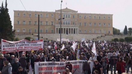 Shpërthejnë grevat dhe protestat në Greqi