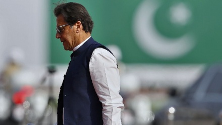 Imran Khan Diberhentikan dari Jabatan PM Pakistan