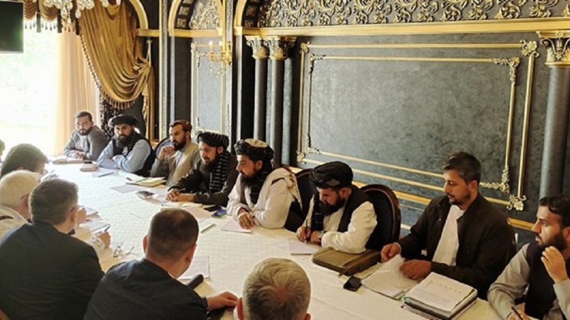 مذاکره هیئت طالبان با مقامات ازبکستان در مورد خط ریلی ترمذ-مزار شریف-کابل-پیشاور
