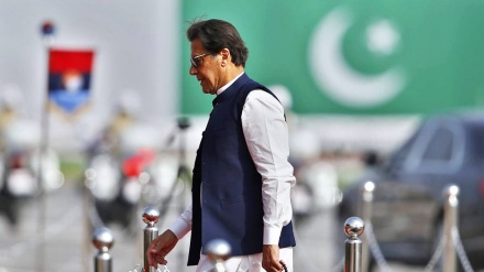 عمران خان ته د پاکستان د پارلیمان د عدمِ اعتماد راې