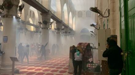 Israelische Truppen stürmen Al-Aqsa-Moschee und verletzen zahlreiche Gläubige