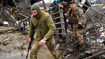 मारियोपोल पर रूस के नियंत्रण का दावा, यूक्रेन का जंग जारी रहने का दावा 