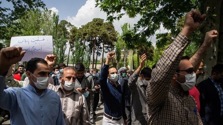 伊朗大学生举行示威活动支持巴勒斯坦人民