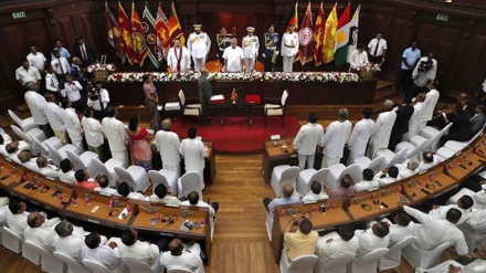 スリランカで、首相除く閣僚全員が辞任