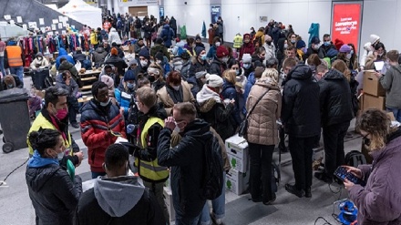 פולין: יותר מ-2.4 מיליון פליטים הגיעו מאוקראינה
