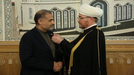 Rusya'da Müslümanların İran Büyükelçisini Takdir Etmesi 