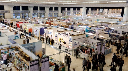 Hapet Panairi Ndërkombëtar i Librit në Teheran me praninë e Presidentit