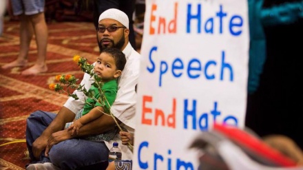  Social media platforms fail to stop anti-Islam posts 
