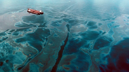 伊朗研究人员成功设计出观测海面油泉及漏油系统