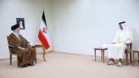 イランイスラム革命最高指導者のアリー・ハーメネイー師とカタールのタミーム・ビン・ハマド・アール・サーニ首長