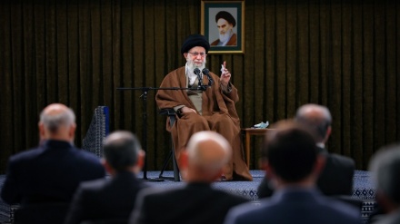 イラン最高指導者が、イスラム文明の開花実現に向けた国民的アイデンティティを持つ世代の育成を強調