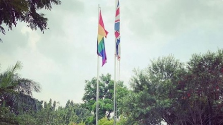 Kedubes Inggris Kibarkan Bendera LGBT di RI, Bagaimana dengan Malaysia?