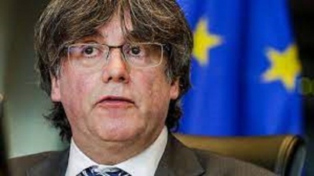 Catalogna, Corte Ue revoca l’immunità a Puigdemont 