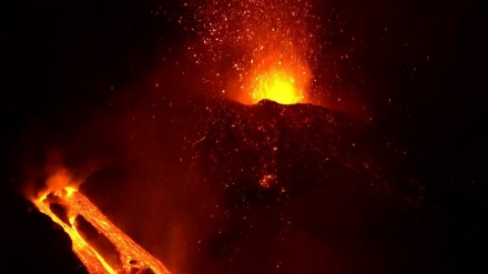 伊エトナ山が噴火