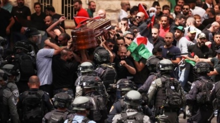 כוחות ישראל תקפו את המשתתפים בהלוויית שירין אבו עאקלה