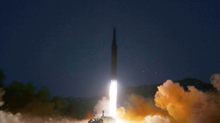 北朝鮮が弾道ミサイルを発射