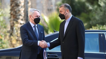 इस्लामी गणतंत्र ईरान के विदेश मंत्री हुसैन अमीर अब्दुल्लाहियानः हम मास्को और कीएफ़ दोनों को जंग रोकने की दावत देते हैं,