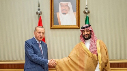 Arabistan ve BAE'nin Türkiye ile ilişkilerini gözden geçirmeleri 