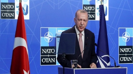 Erdogan sostiene mai nella Nato paesi che sostengono terrorismo