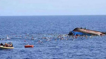 突尼斯海岸警卫队解救300余名非法偷渡者
