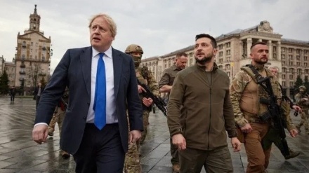 Britania dëshiron gjak dhe jo paqe në Ukrainë dhe Rusi