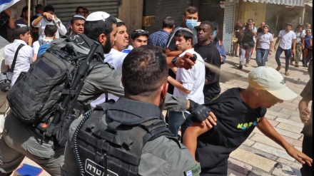 Al Quds, diversi palestinesi arrestati dalla polizia sionista