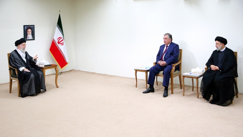 Pertemuan Rahbar dengan presiden Tajikistan
