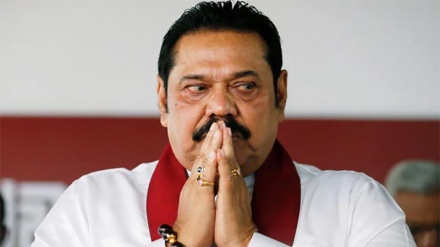 महिंदा राजपक्षे और उनके परिवार ने नौसैनिक अड्डे में ली शरण, श्रीलंकाई कोर्ट ने देश छोड़ने पर लगाई रोक