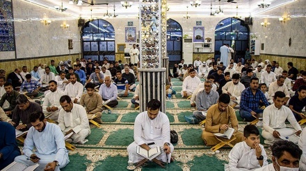 Warga Ahvaz Gelar Tadarus di Masjid dan Huseiniyah (2)