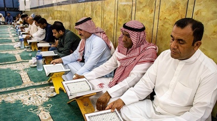 Warga Ahvaz Gelar Tadarus di Masjid dan Huseiniyah (1)