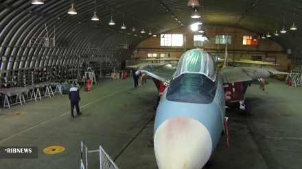 Përfundon riparimi i avionit luftarak F-14 nga ekspertët iranianë