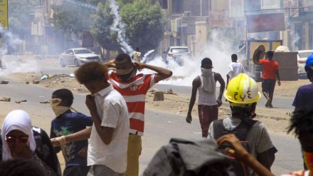 Sudanese security forces kill protester during fresh anti-coup demonstrations