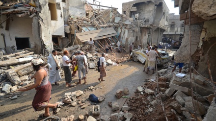 Jemeniten setzen „Lebensmittel tragende Raketen“ ein, um der von Saudi-Arabien blockierten Stadt zu helfen