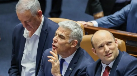 בנט, גנץ ולפיד: נצביע על 