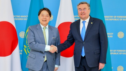 日本の対ロ協調呼び掛けを、カザフ政府が拒否