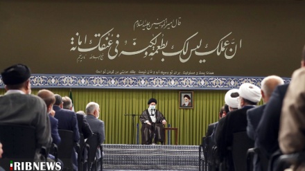 İslomi Şura Məclisi uzvon de İnğılobi Ali Rəhbəri vindemon