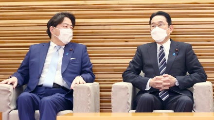 ロシア、日本の首相とその他63人の日本人の入国を禁止