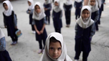 Afghanische Familien ziehen nach Iran, wegen Bildungsverbot der Taliban für Mädchen