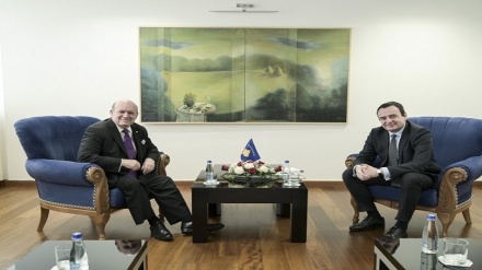 Kryeministri Kurti priti në takim Christopher Hyland