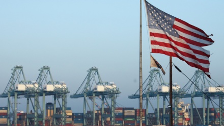  US trade deficit hits a new record as imports sharply outpace exports 