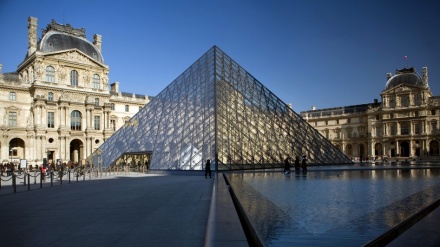 仏ルーブル美術館前館長が、エジプトからの略奪品の来歴を隠ぺいか