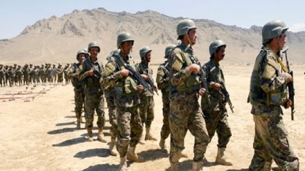 گزارش ها درباره فرار نظامیان سابق افغانستان به پاکستان
