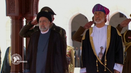 Iranian pres. arrives in Oman