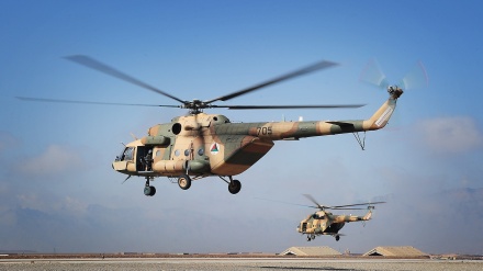 美正把为阿富汗采购的直升机交给乌克兰